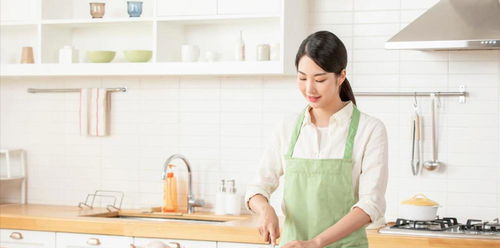 月薪一萬(wàn)的保姆自述 高薪背后的神經(jīng)緊繃與職業(yè)尊嚴(yán)